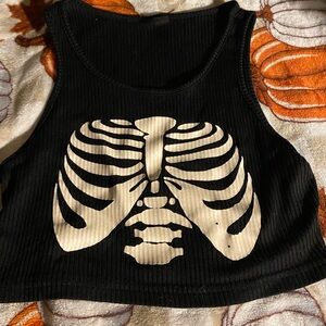 nice skelton cropped shirt